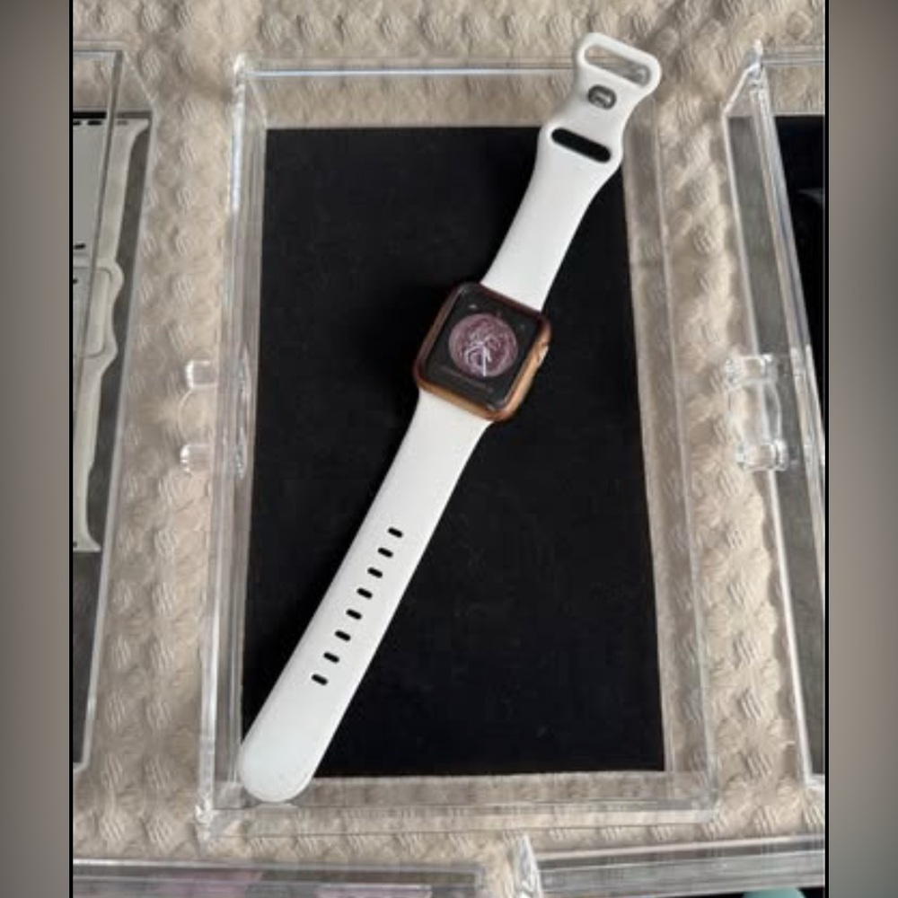 Gently Used. Series 3 Apple Watch & accessories. Great as a 1st smart watch.